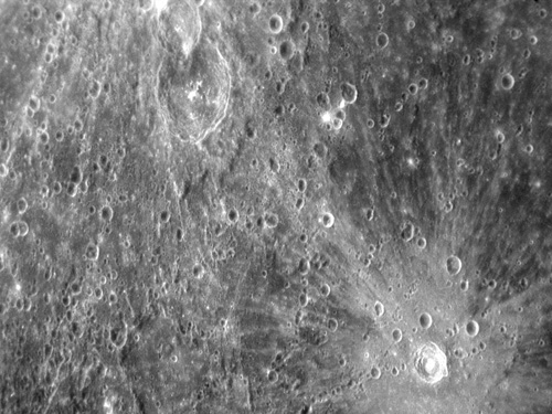 Forrás: NASA, JHUALP, Carnagie