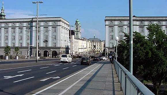 Forr�s: [origo]