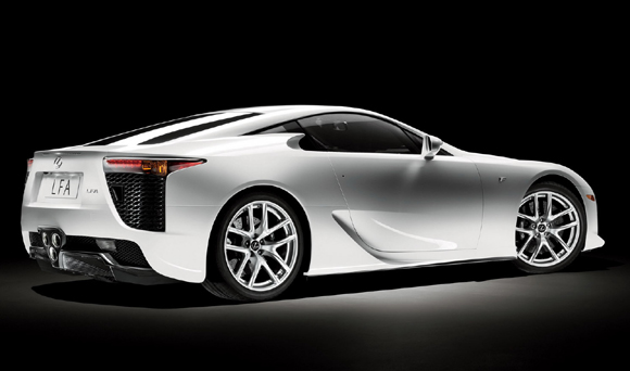 Forrás: Lexus Forrás: Lexus