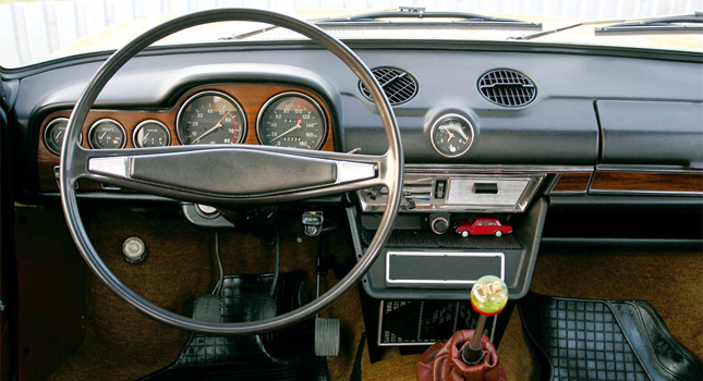Fot�: Papp Zolt�n (Veter�n Aut� �s Motor)